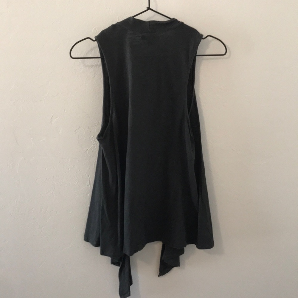 AE vest - Picture 4 of 4